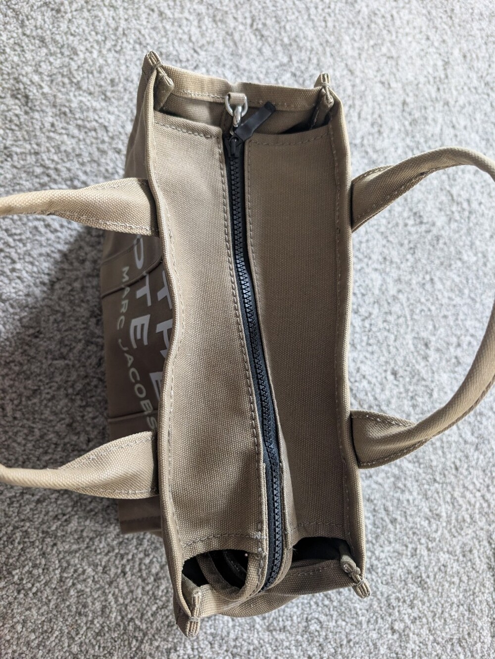Marc Jacobs Tote Bag - Picture 10 of 11